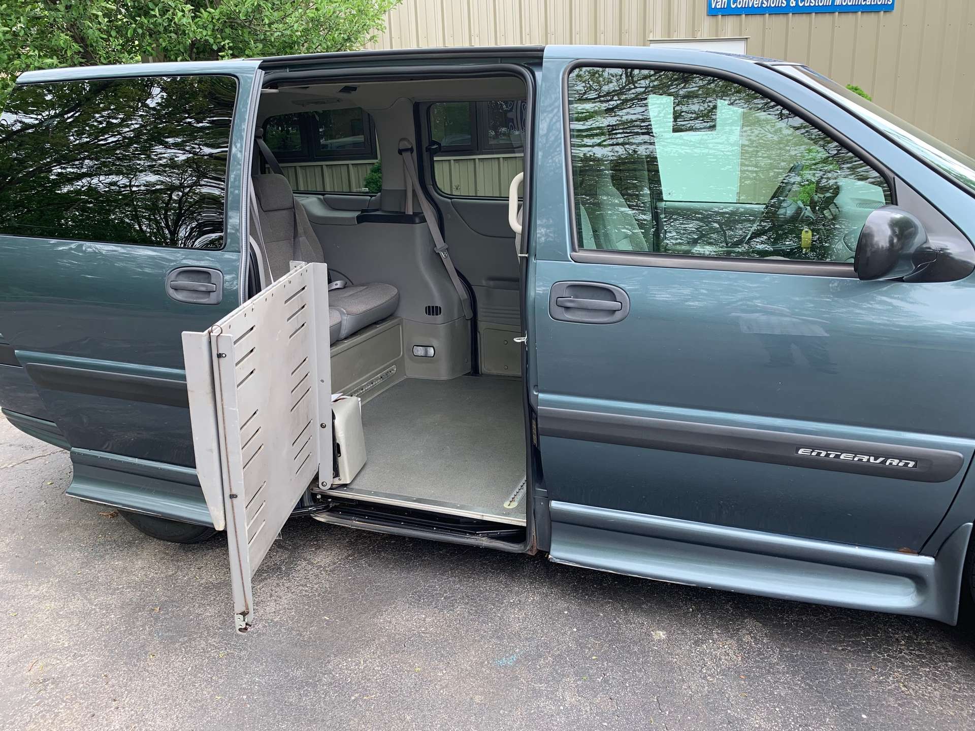 Left Auto Glass for Chevrolet Venture for sale