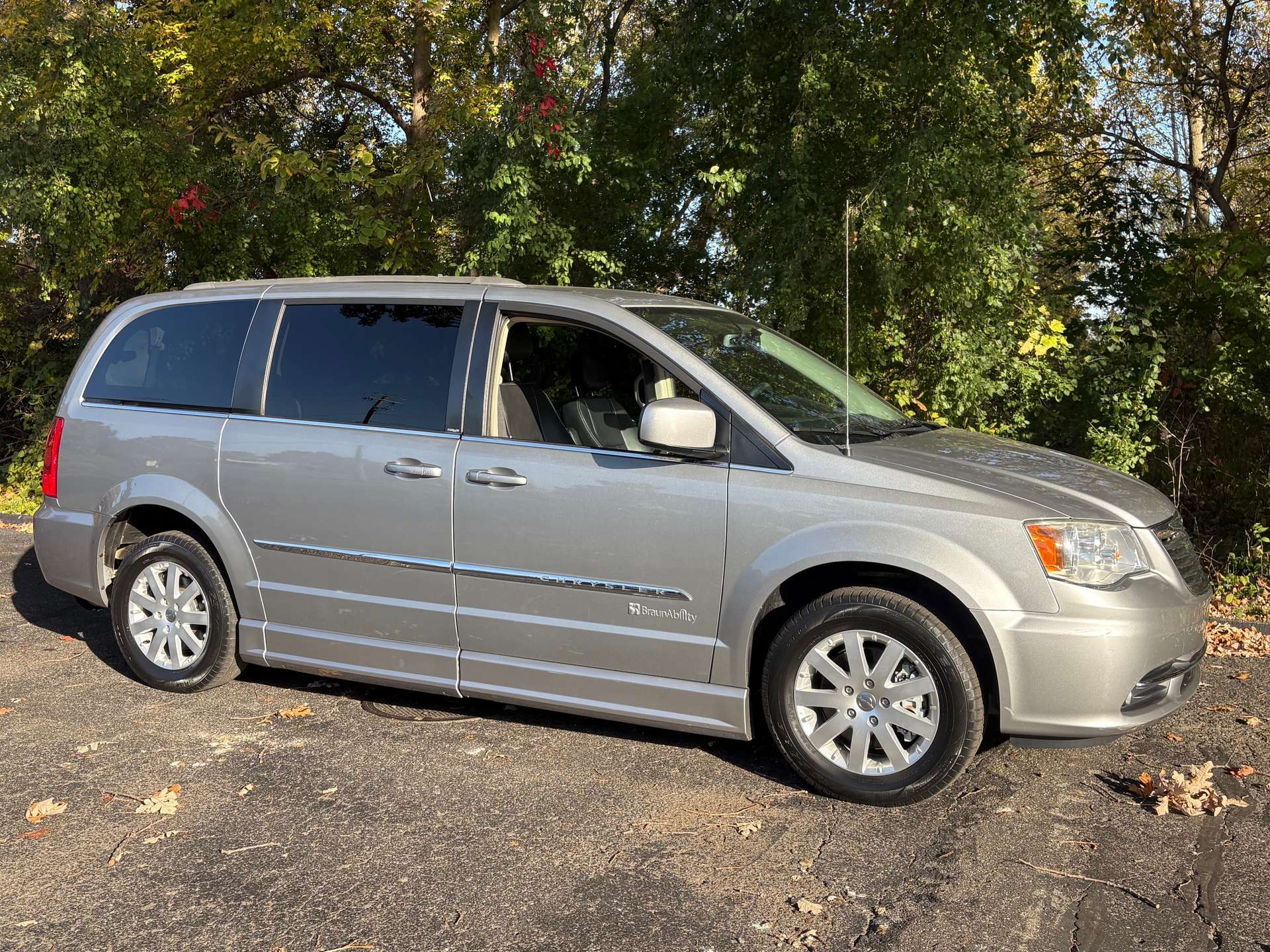 2014 Chrysler Town & Country Touring - Photo 11
