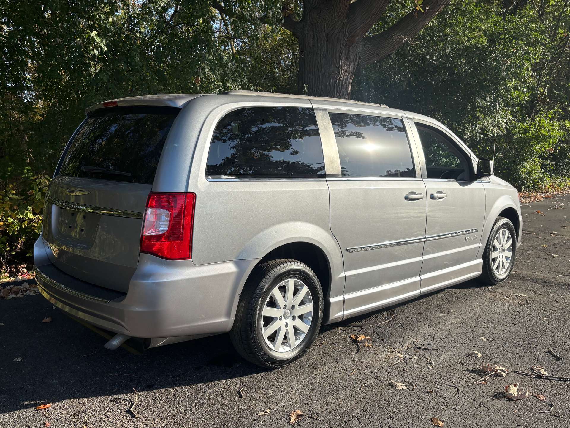 2014 Chrysler Town & Country Touring - Photo 15