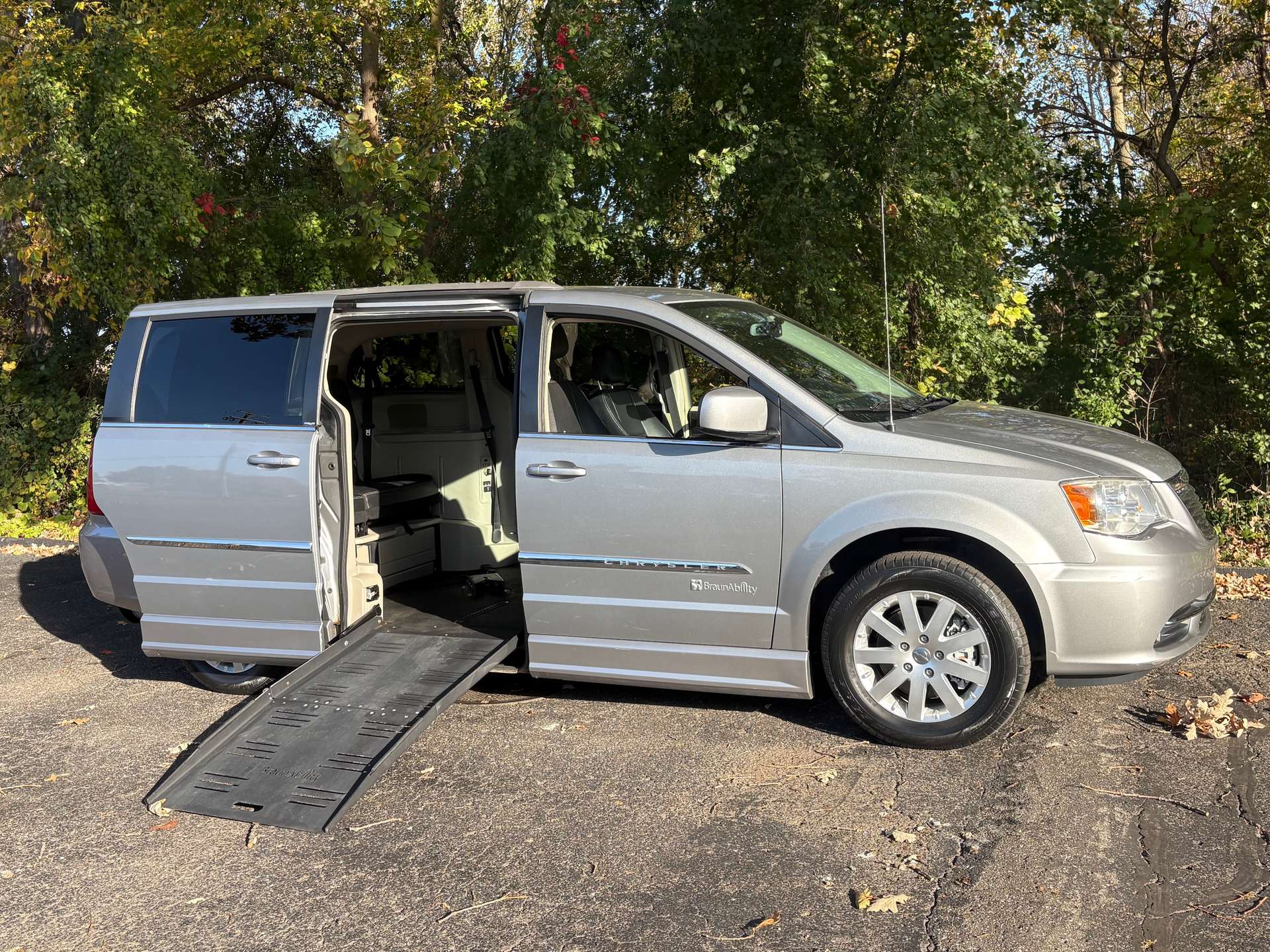 2014 Chrysler Town & Country Touring - Photo 17
