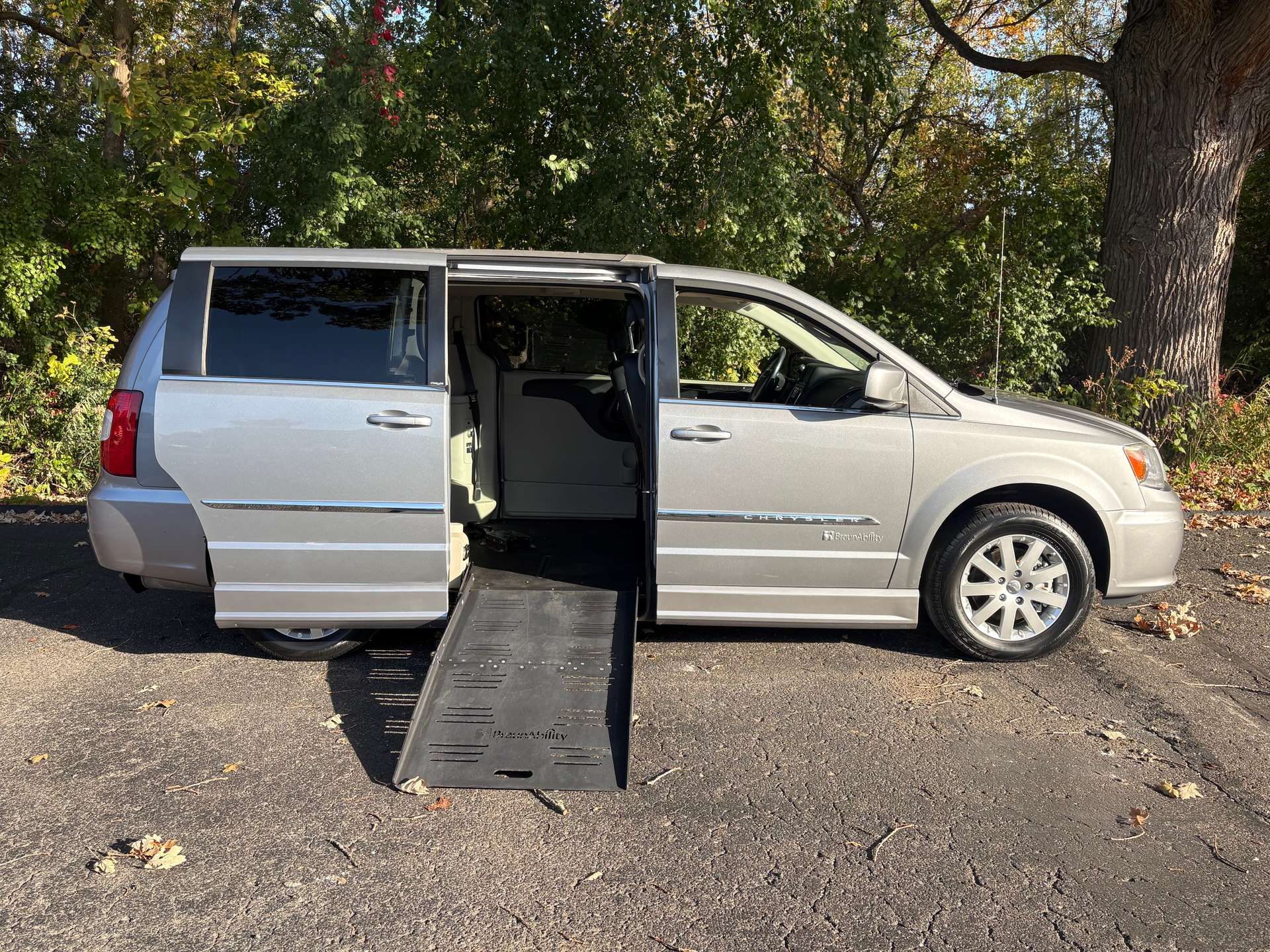 2014 Chrysler Town & Country Touring - Photo 19