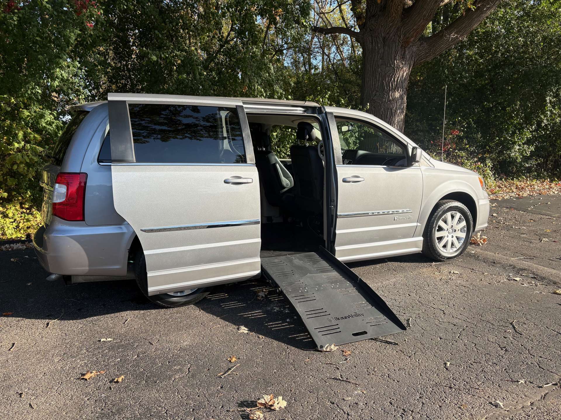 2014 Chrysler Town & Country Touring - Photo 21