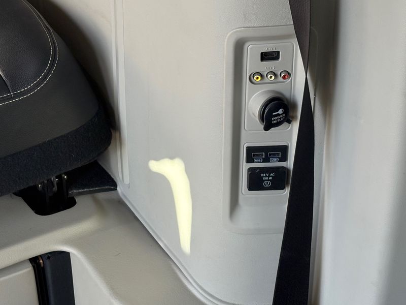 2014 Chrysler Town & Country Touring - Photo 40