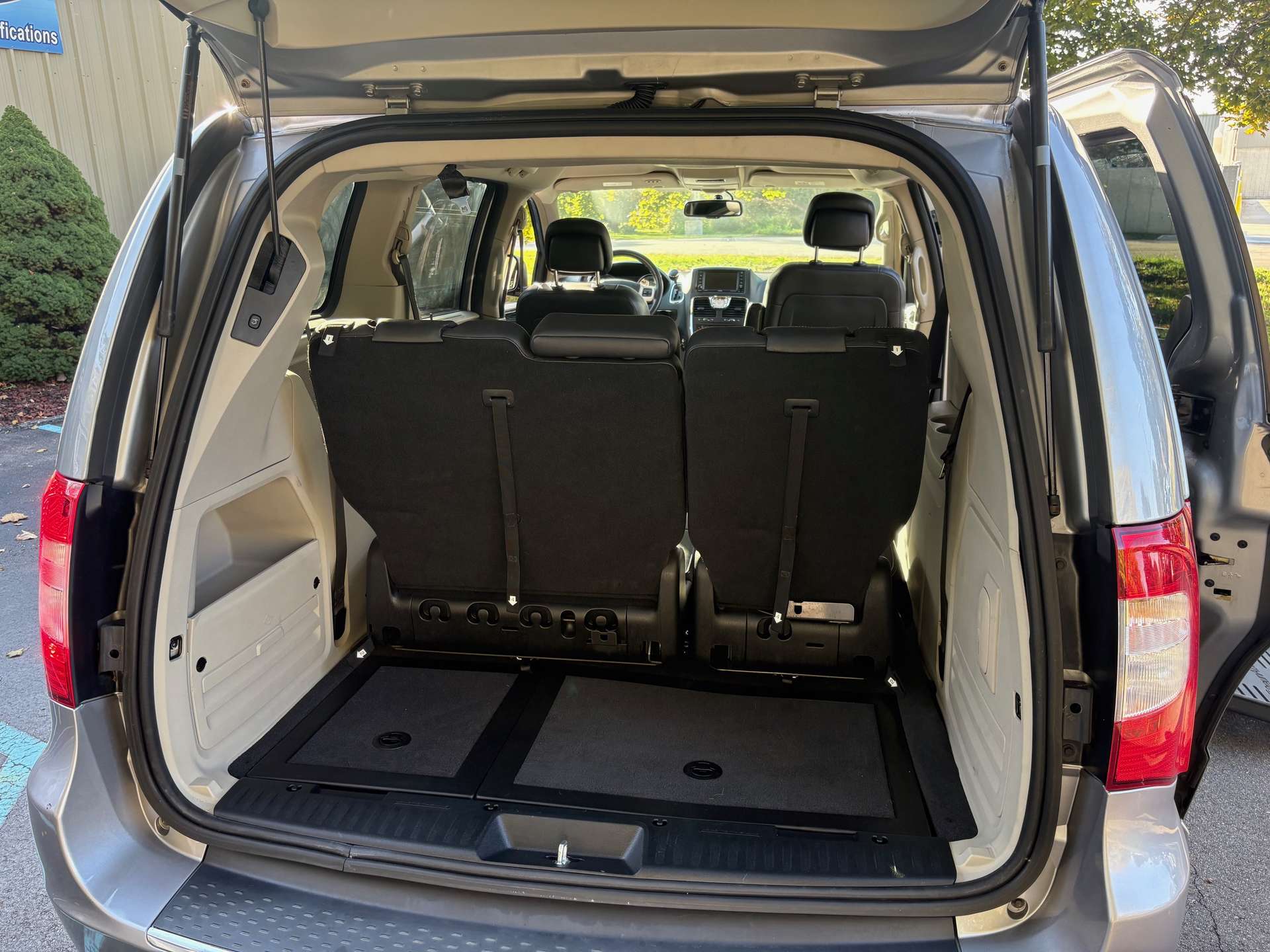2014 Chrysler Town & Country Touring - Photo 47