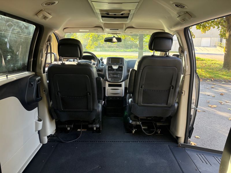 2014 Chrysler Town & Country Touring - Photo 50